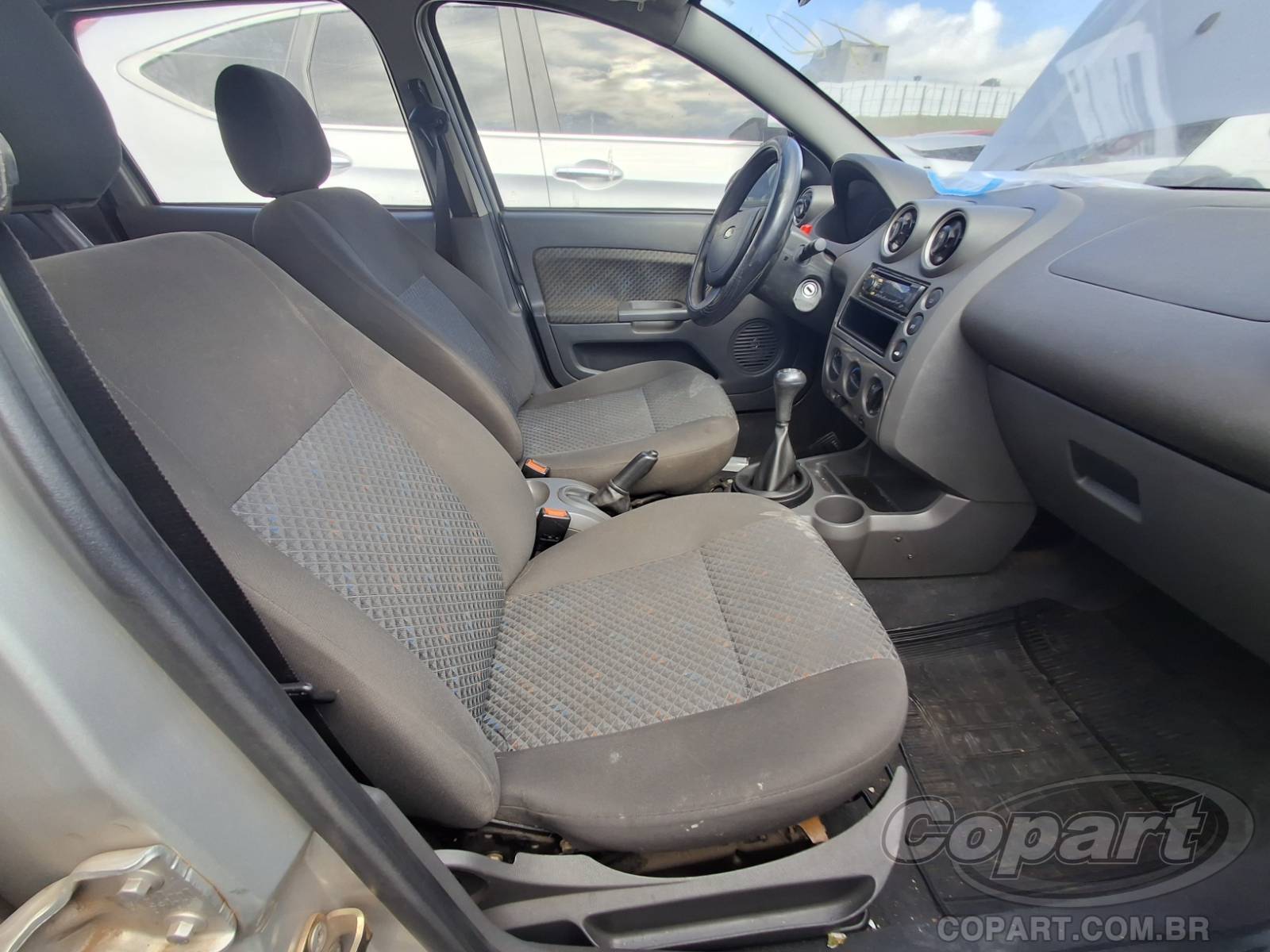 2005 FORD FIESTA — foto 5 de 10