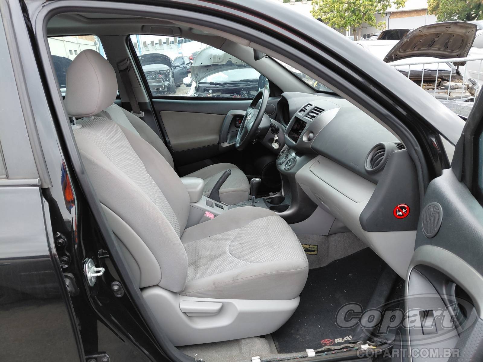 2010 TOYOTA RAV4 — foto 5 de 10