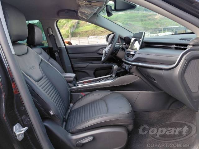2025 JEEP COMMANDER 