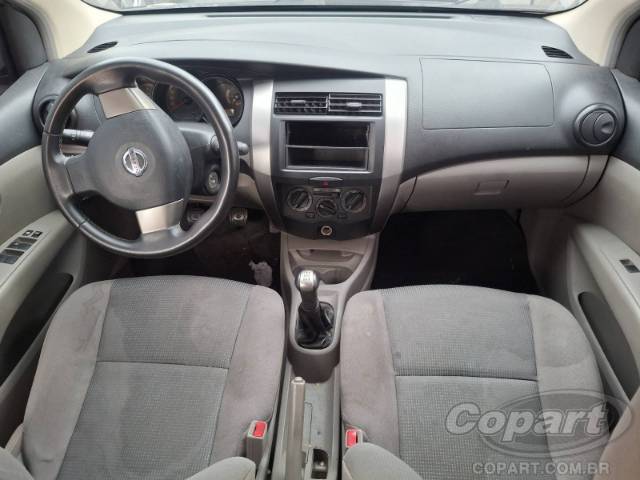 2010 NISSAN LIVINA 