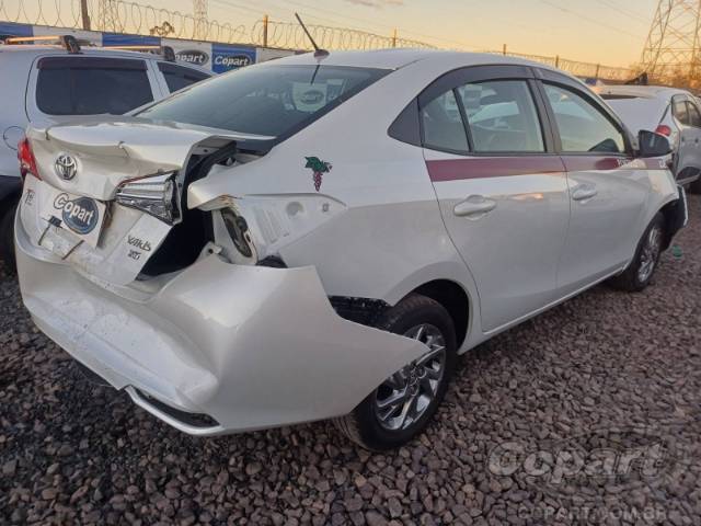 2025 TOYOTA YARIS SEDA 