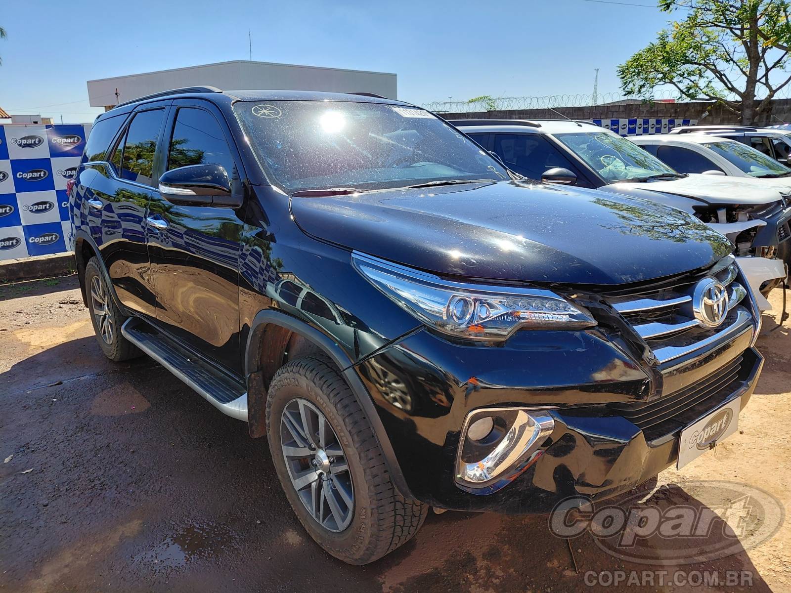 Veículo Toyota Hilux TOYOTA HILUX SW4 SRX 2.8 D-4D Turbo 2017 em leilão
