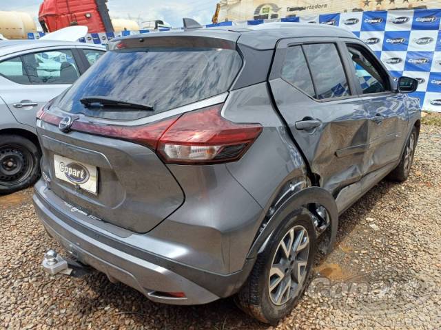 2024 NISSAN KICKS 