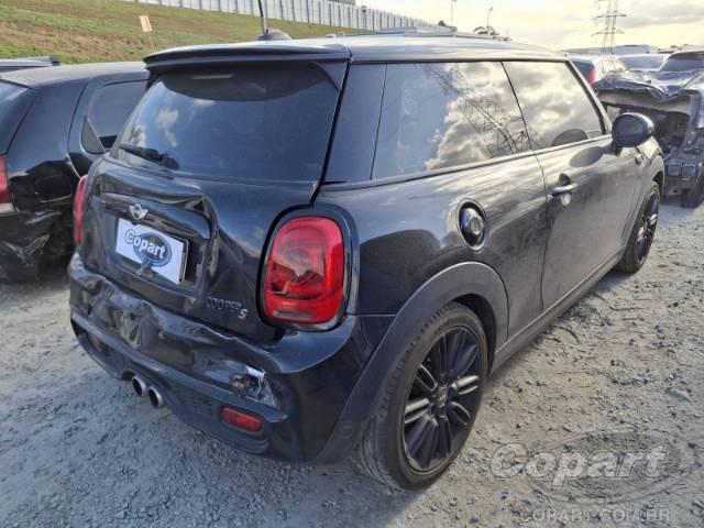 2014 MINI COOPER 
