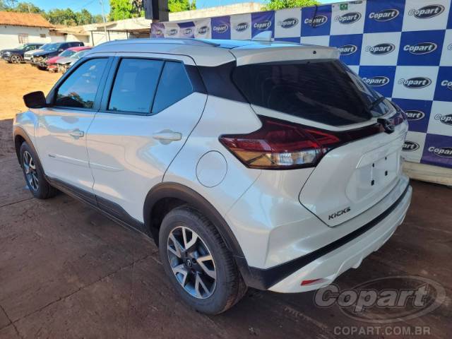 2024 NISSAN KICKS 