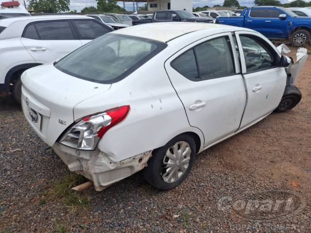 2017 NISSAN VERSA 