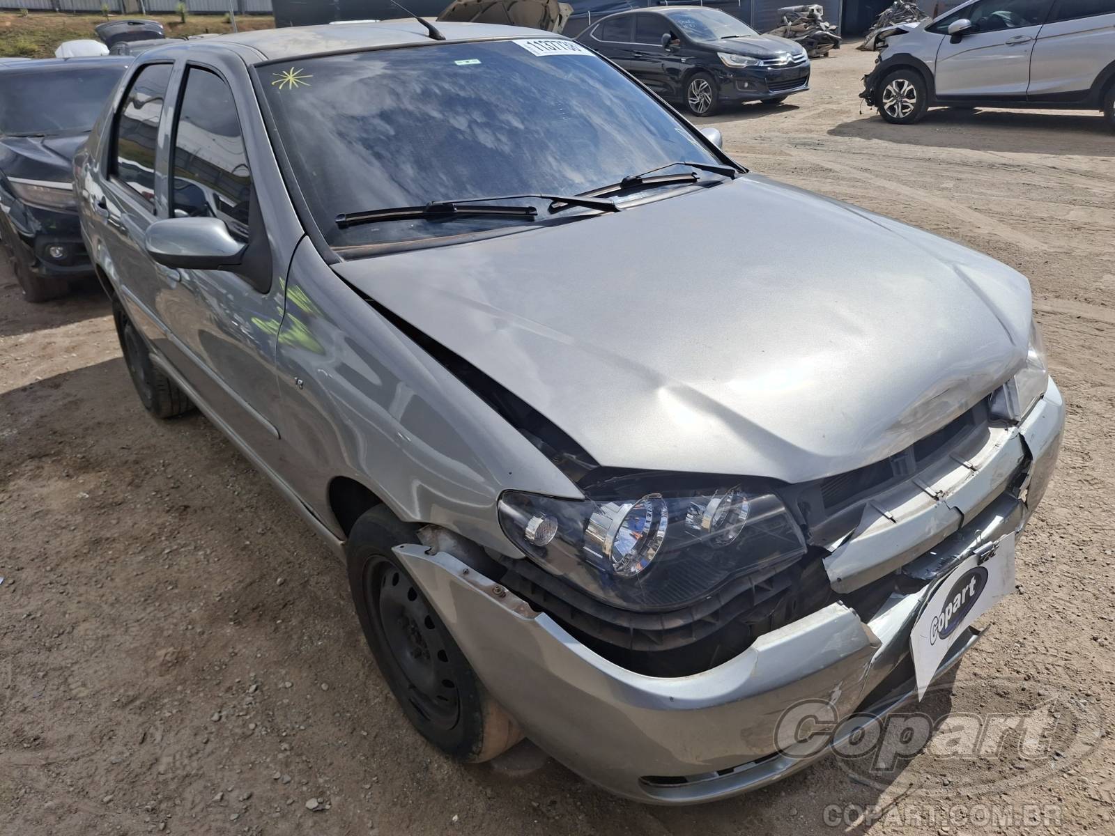 Fiat Siena 2005 em leilão