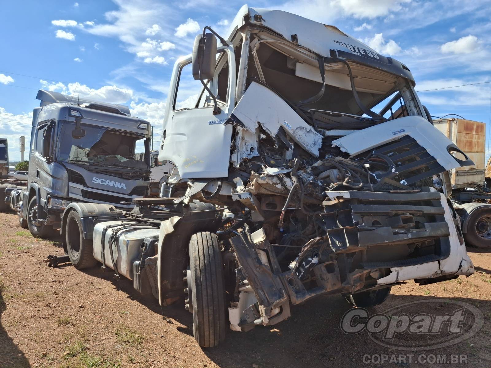 Veículo VOLKSWAGEN Constellation VOLKSWAGEN CONSTELLATION 19.330 Tractor 8.9 I6 2014 2014 em leilão