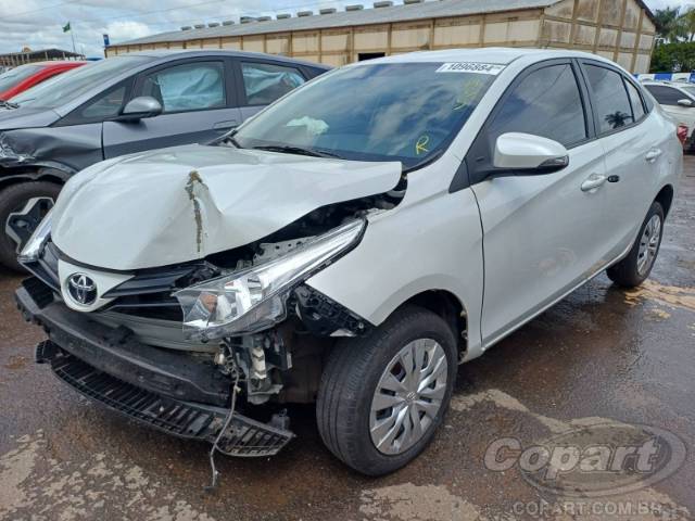 2024 TOYOTA YARIS SEDA 