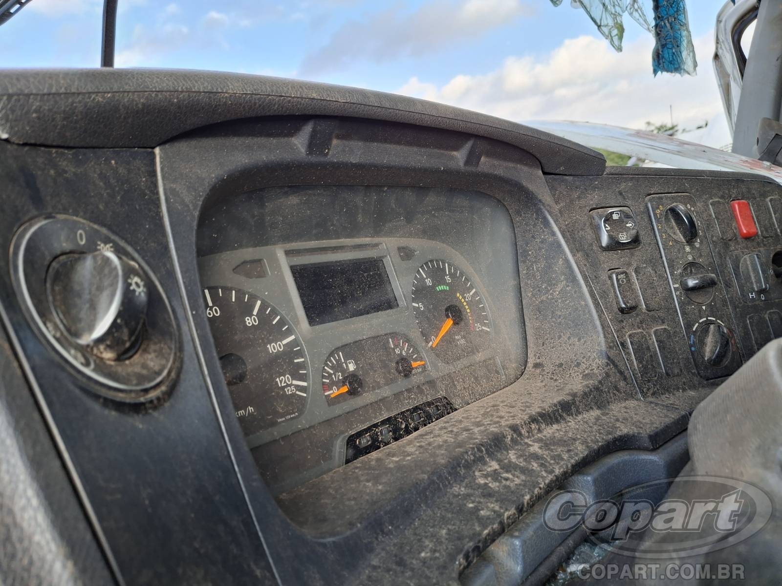 2010 MERCEDES BENZ AXOR — foto 8 de 11
