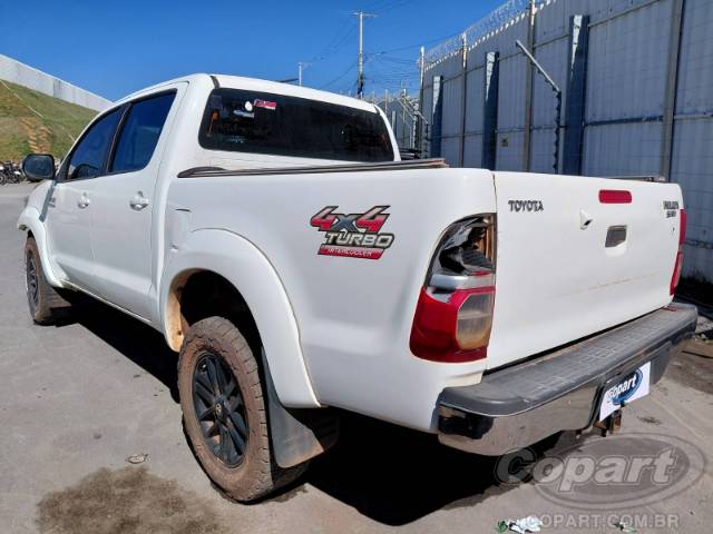 2015 TOYOTA HILUX CD 