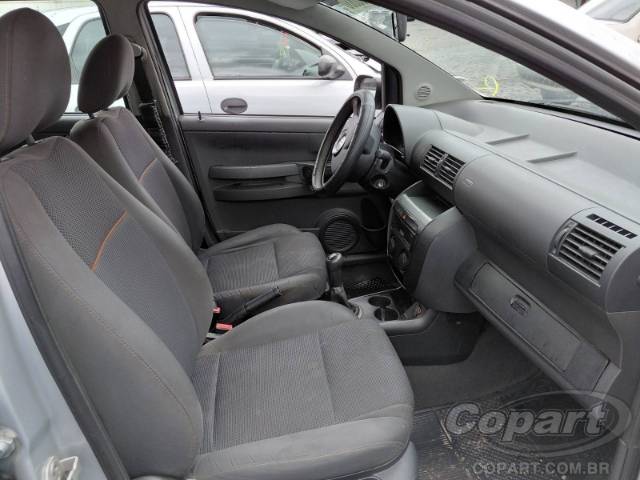 2010 VOLKSWAGEN FOX 