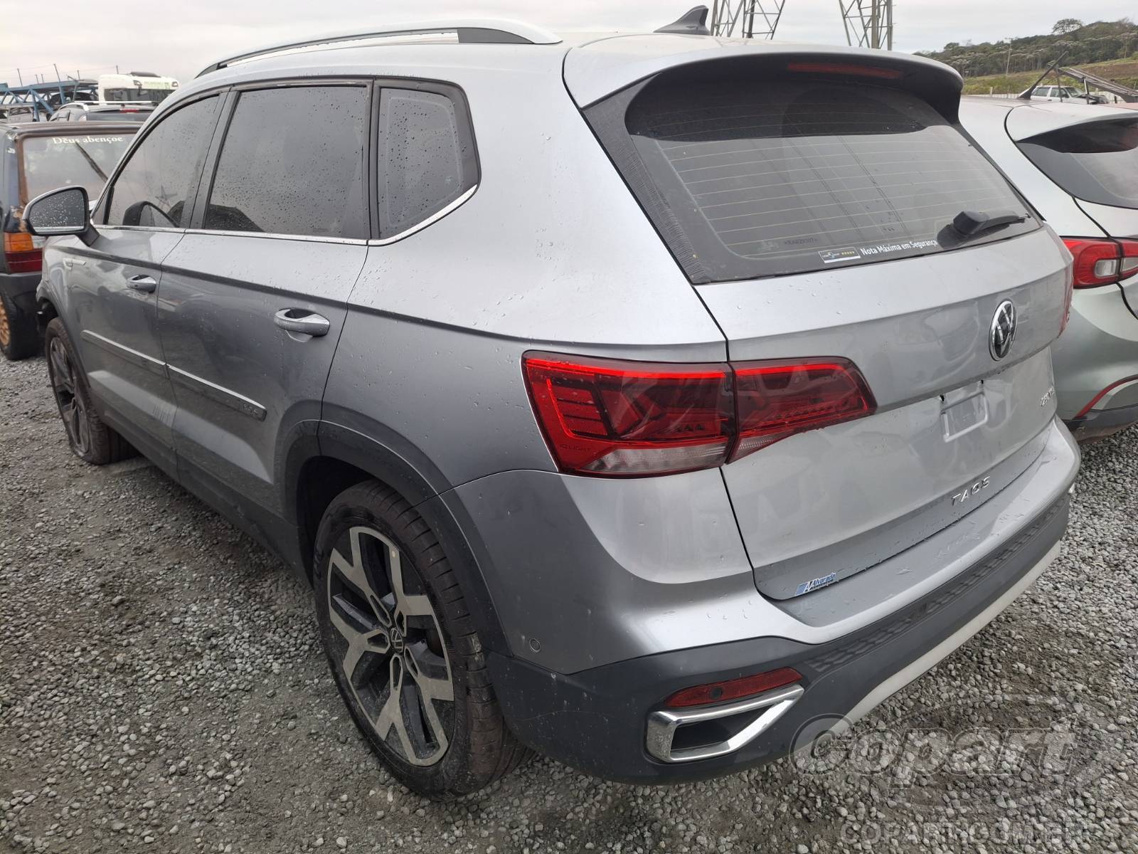 2024 VOLKSWAGEN TAOS — foto 3 de 14
