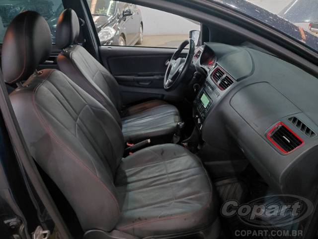 2014 VOLKSWAGEN FOX 