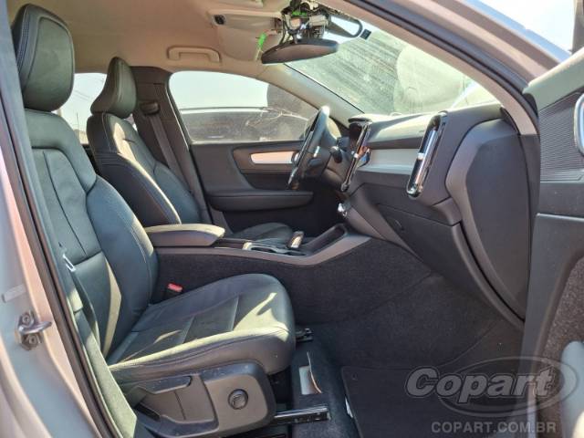2019 VOLVO XC40 