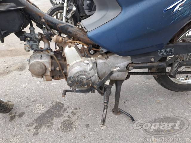 2001 HONDA C 100 