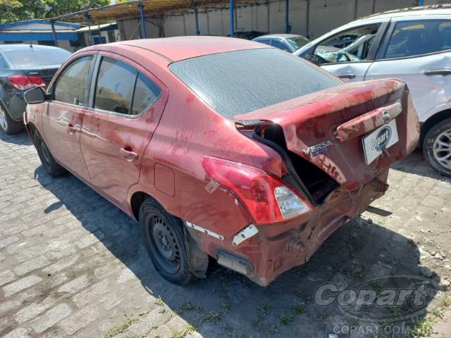 2017 NISSAN VERSA 