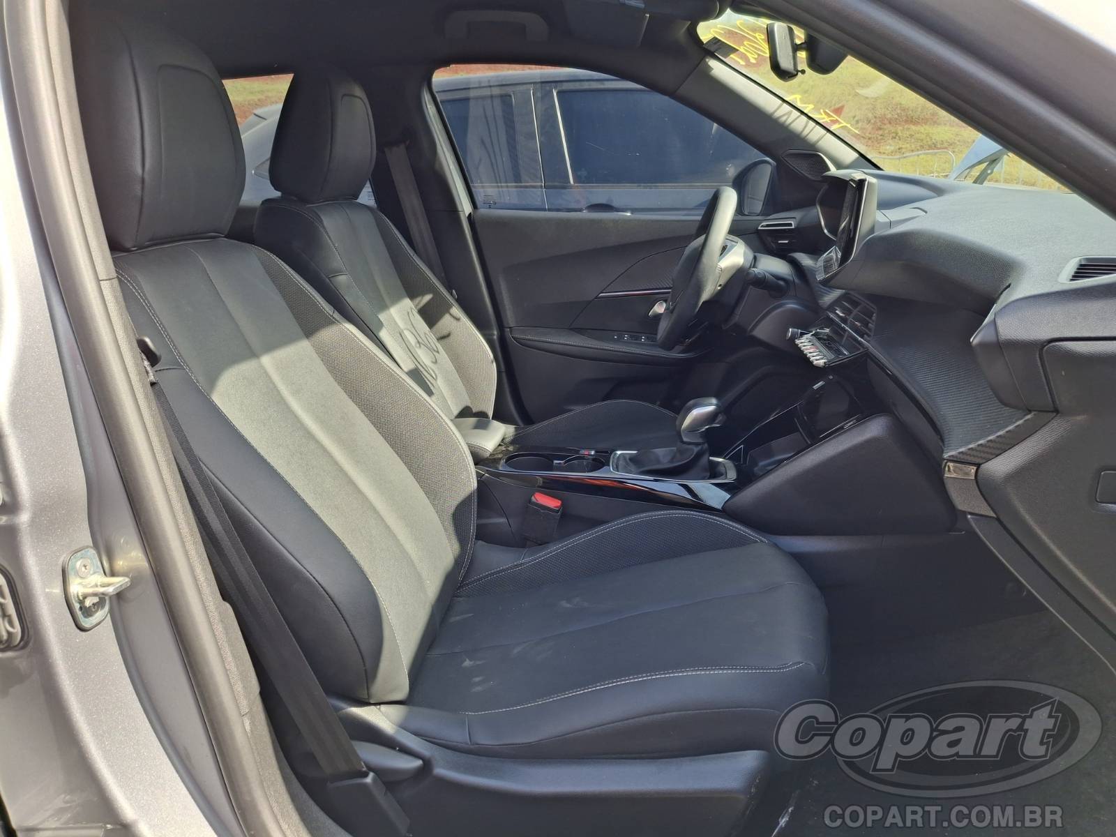 2025 PEUGEOT 2008 — foto 5 de 14
