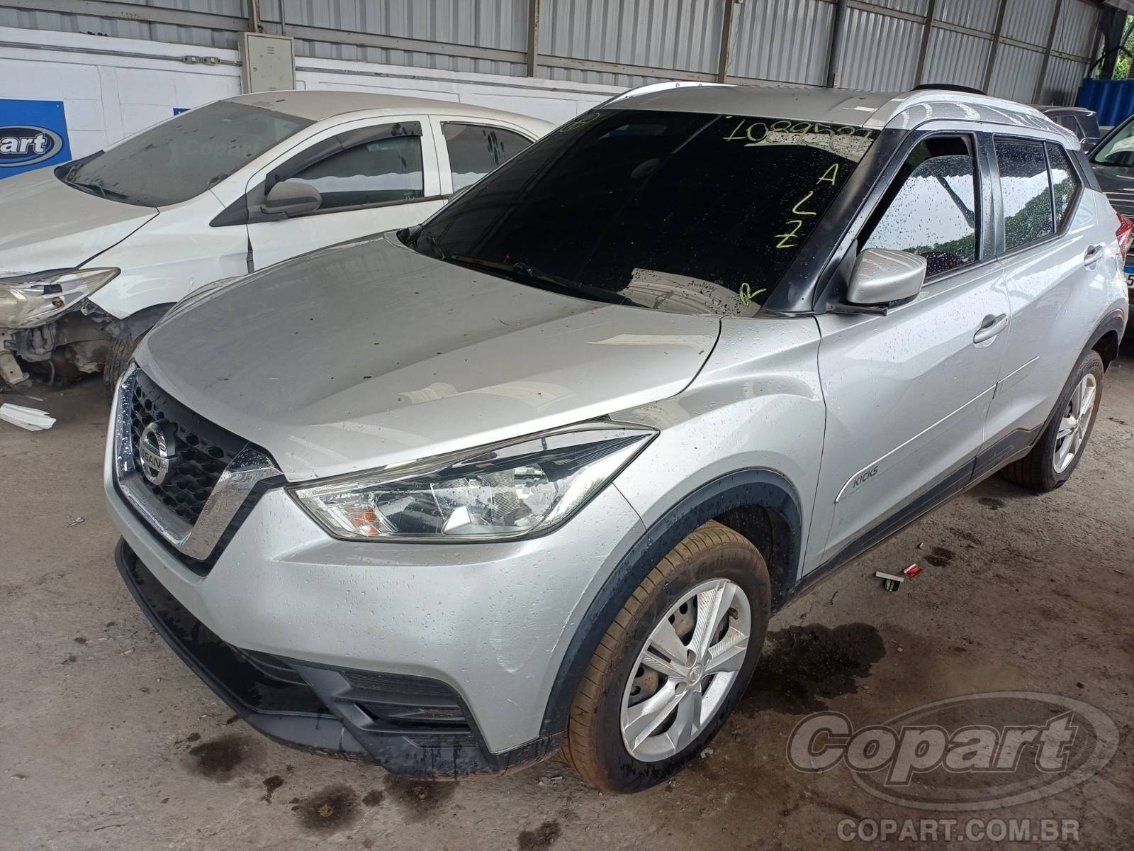 Foto 2: 2019 NISSAN KICKS