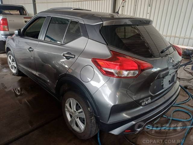 2022 NISSAN KICKS 