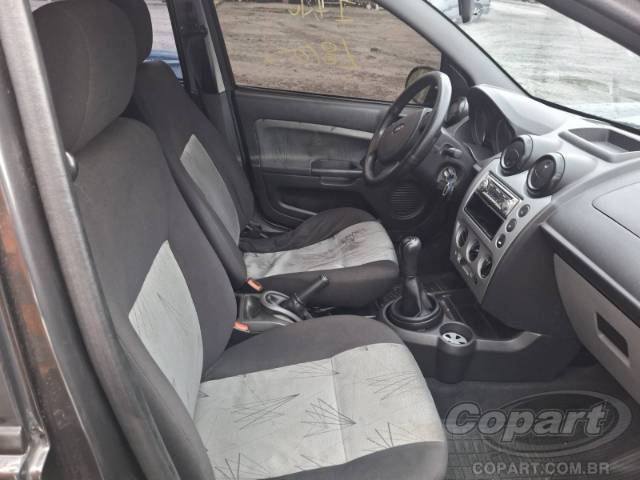 2010 FORD FIESTA 