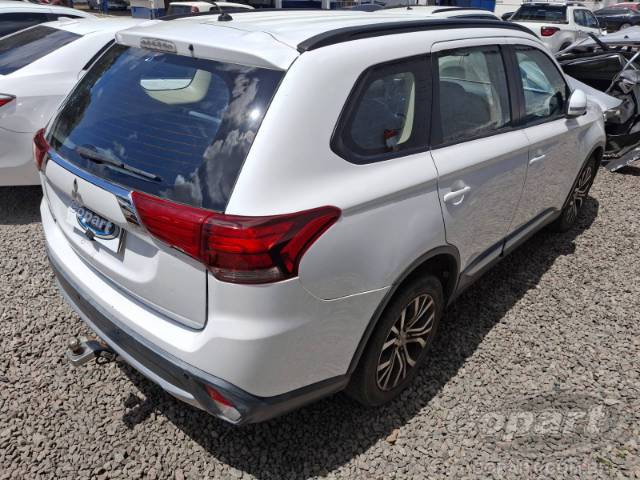 2016 MITSUBISHI OUTLANDER 