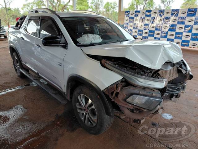 2017 FIAT TORO 