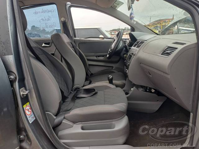 2016 VOLKSWAGEN FOX 
