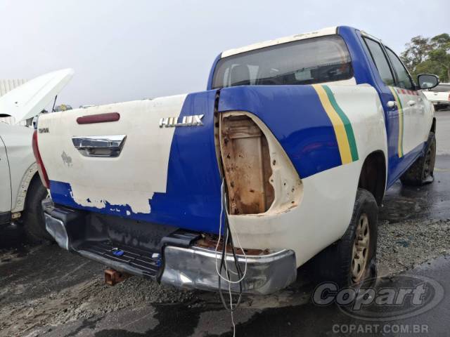 2017 TOYOTA HILUX CD 