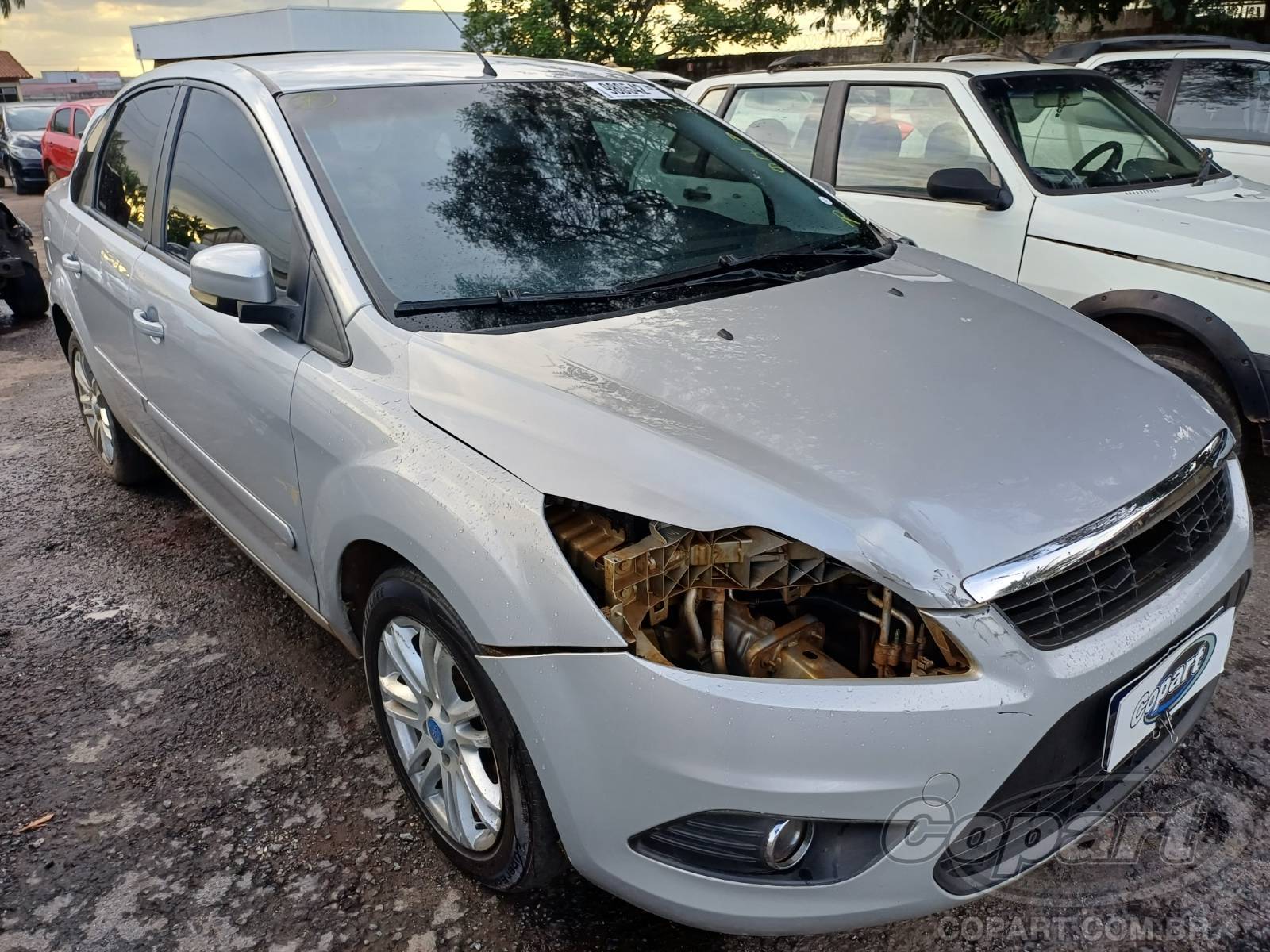 Veículo Ford Focus Ford Focus Sedan 1.6 2013 Pequena Monta 2013 em leilão