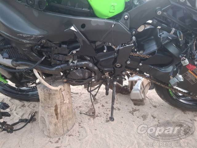 2025 KAWASAKI NINJA ZX-6R 