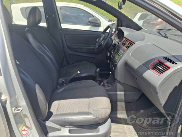 2014 VOLKSWAGEN FOX 