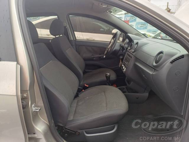 2013 VOLKSWAGEN VOYAGE 