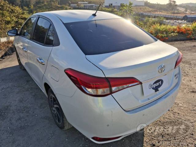 2024 TOYOTA YARIS SEDA 