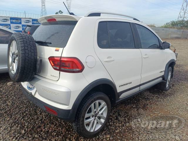 2015 VOLKSWAGEN FOX 