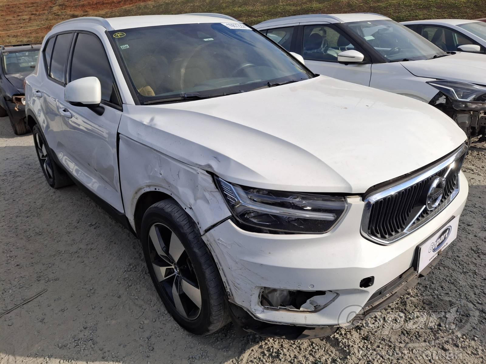 Veículo Volvo XC40 2020 VOLVO XC40 T4 Momentum 2.0 Drive-e Turbo SUV Pequenos 2020 em leilão