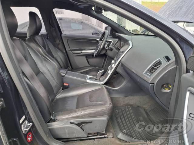 2017 VOLVO XC60 