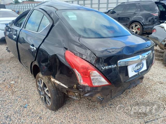 2017 NISSAN VERSA 