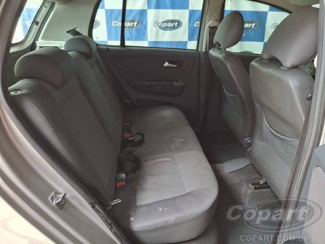 2011 VOLKSWAGEN FOX 