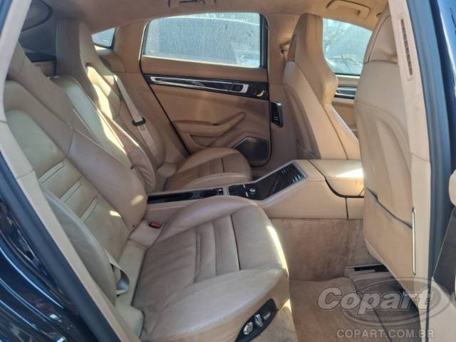 2017 PORSCHE PANAMERA 