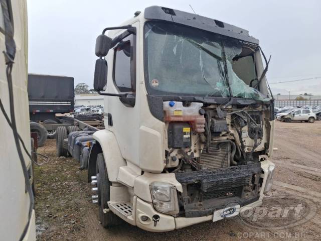 2020 VOLVO VM 