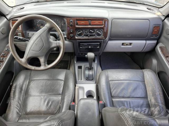 2001 MITSUBISHI PAJERO SPORT 