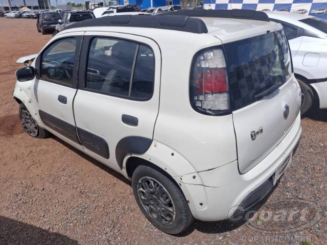 2015 FIAT UNO 
