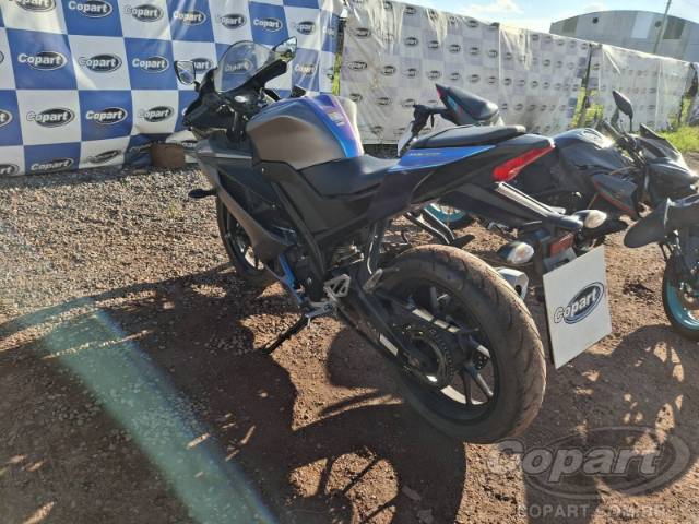 2025 YAMAHA YZF R15 