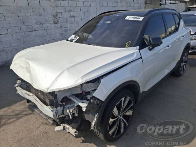 2022 VOLVO XC40 