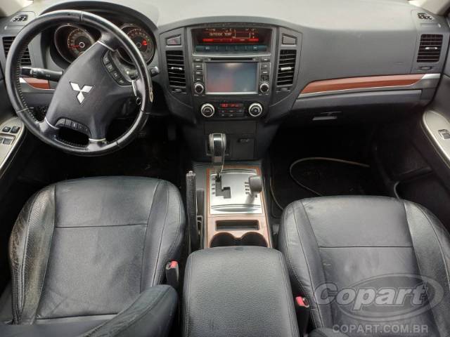 2013 MITSUBISHI PAJERO FULL 