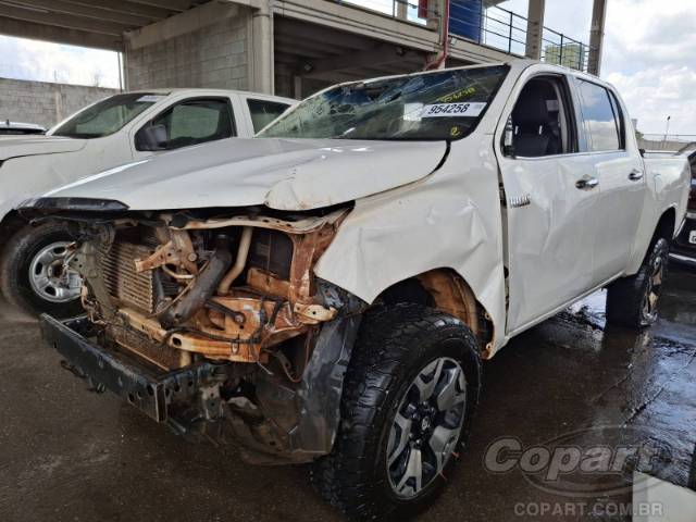 2016 TOYOTA HILUX CD 