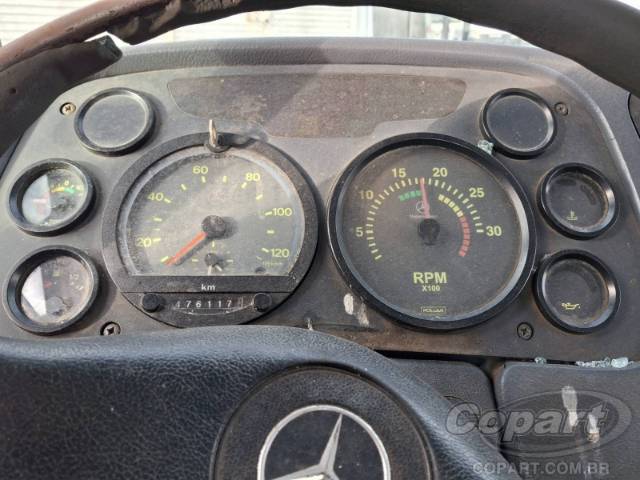 2011 MERCEDES BENZ 1718 