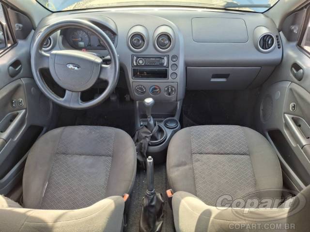 2005 FORD FIESTA SEDAN 