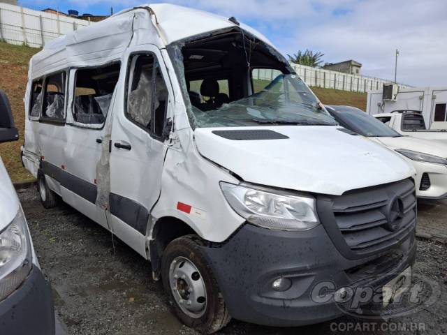 2025 MERCEDES BENZ SPRINTER 